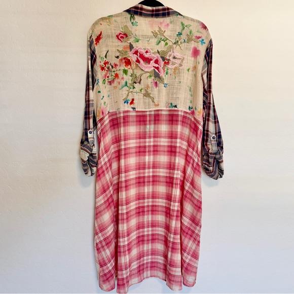 Philosophy Dresses & Skirts - Philosophy Plaid Button Down Shirt Dress w/ Rose Appliqué 💯 Cotton